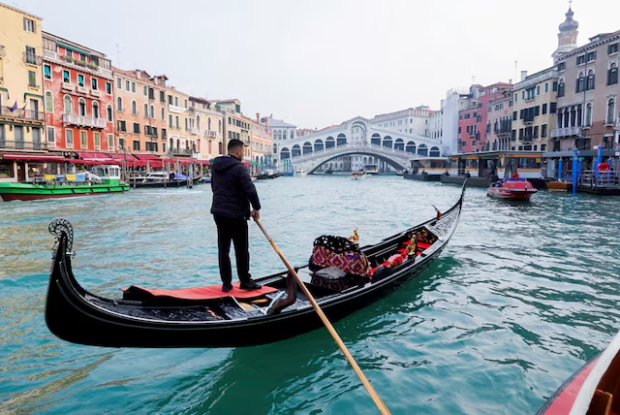 Venice expands tourist entry fee system to include more days